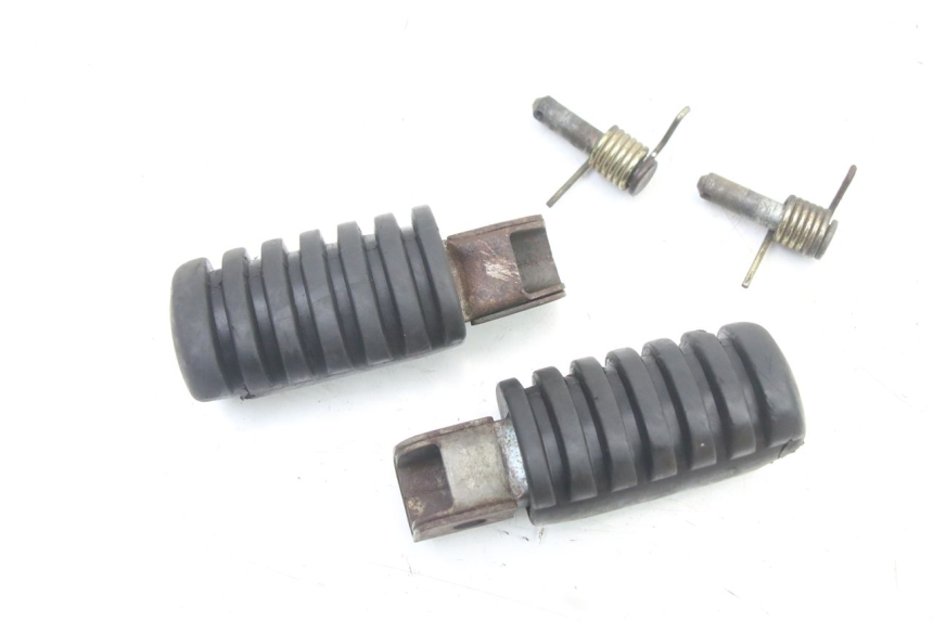 photo de PAIRE CALE PIED AVANT YAMAHA PW 80 (1983 - 2014)