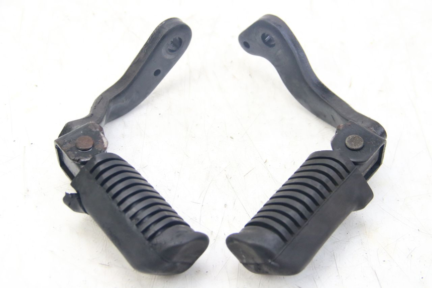photo de PAIRE CALE PIED AVANT YAMAHA SR 125 (1982 - 2003)