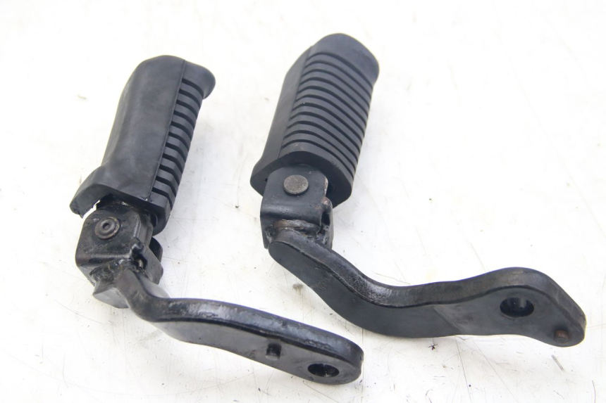 photo de PAIRE CALE PIED AVANT YAMAHA SR 125 (1982 - 2003)