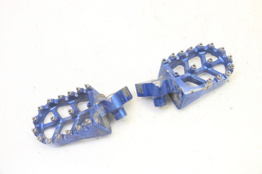 photo de PAIRE CALE PIED AVANT YAMAHA YZ-F YZF 250 (2014 - 2018)