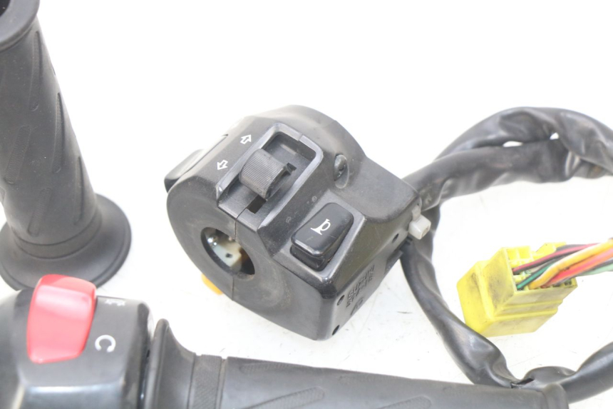 photo de PAIRE COMMODOS SUZUKI BURGMAN 125 (2007 - 2014) - État de surface
