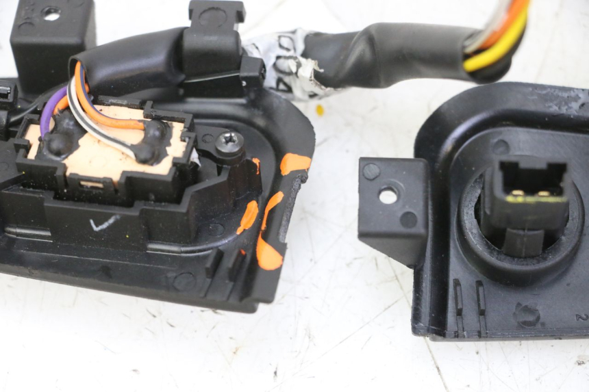 photo de PAIRE COMMODOS PIAGGIO MP3 HPE 310 (2024 - 2025)