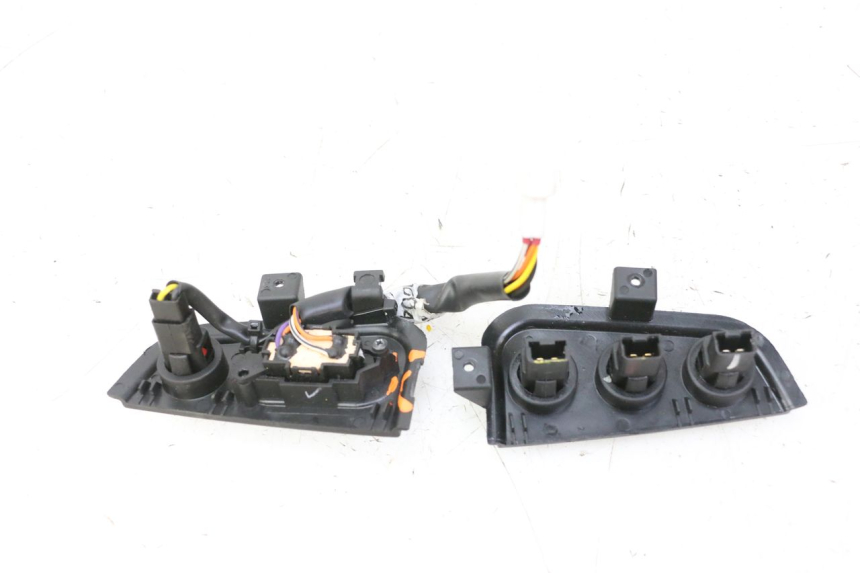 photo de PAIRE COMMODOS PIAGGIO MP3 HPE 310 (2024 - 2025)