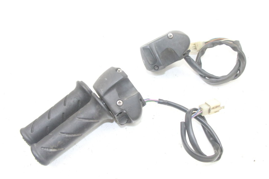 photo de PAIRE COMMODOS PEUGEOT SATELIS COMPRESSOR K15 125 (2006 - 2009)