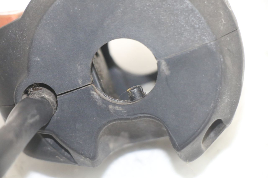 photo de PAIRE COMMODOS PEUGEOT SATELIS COMPRESSOR K15 125 (2006 - 2009)