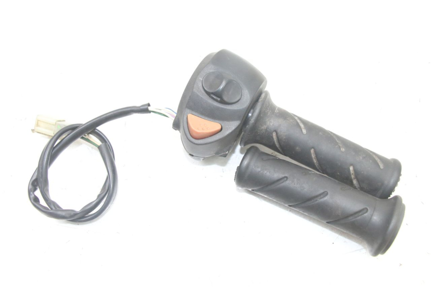 photo de PAIRE COMMODOS PEUGEOT SATELIS COMPRESSOR K15 125 (2006 - 2009)