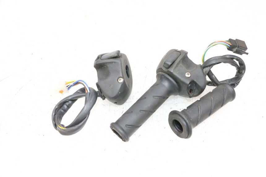 photo de PAIRE COMMODOS PEUGEOT SATELIS 125 (2013 - 2018) - Pièce contrôlée