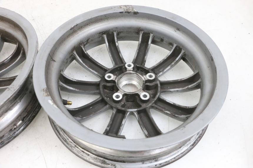 photo de PAIRE JANTES PIAGGIO MP3 RL 250 (2007 - 2010) - Marquages et références