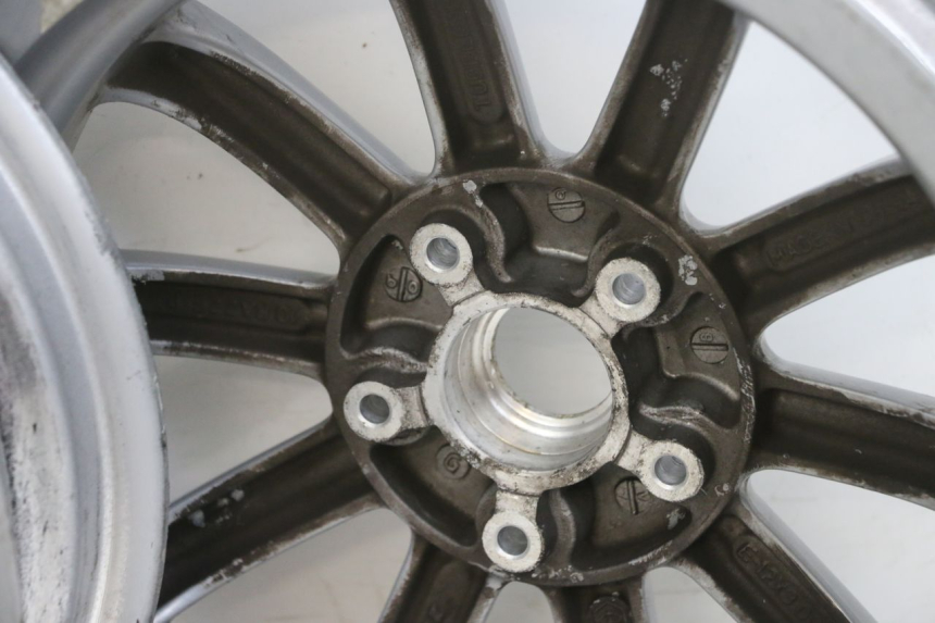 photo de PAIRE JANTES PIAGGIO MP3 RL 250 (2007 - 2010) - Focus structure