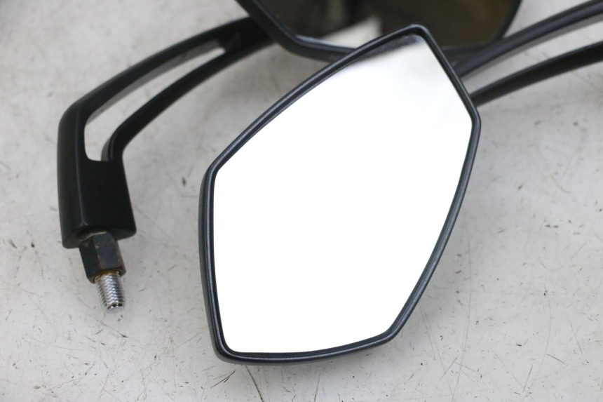 photo de PAIRE RETROVISEURS KAWASAKI ZR 7 750 (1999 - 2001) - Zoom état d’usage