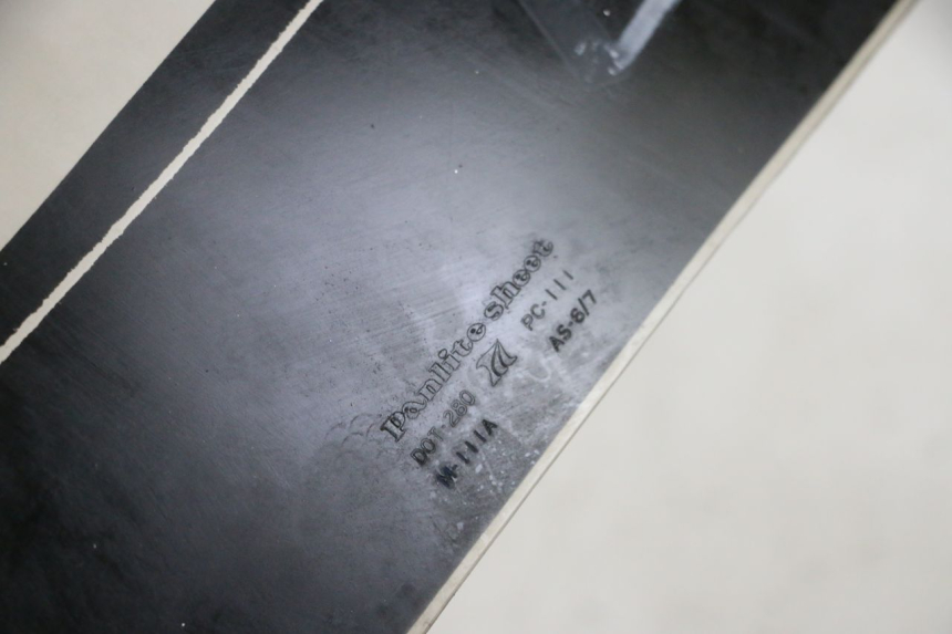 photo de PARE BRISE KAWASAKI GPX R WARBIRD 600 (1988 - 1993) - Détail de la pièce