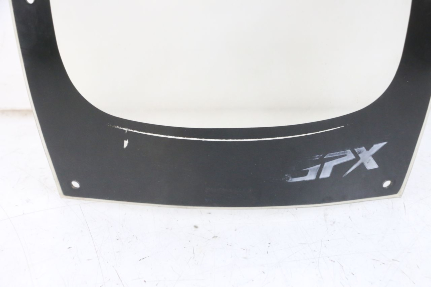 photo de PARE BRISE KAWASAKI GPX R WARBIRD 600 (1988 - 1993) - Vue rapprochée