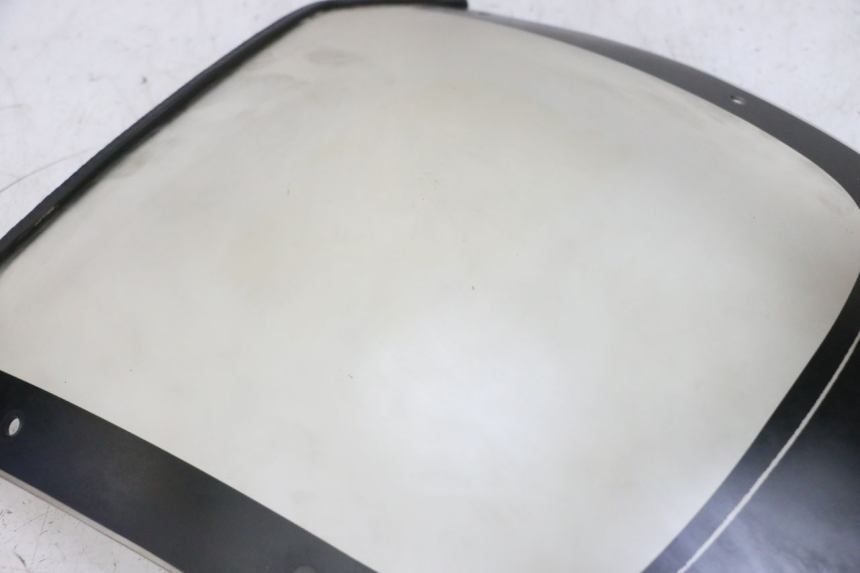 photo de PARE BRISE KAWASAKI GPX R WARBIRD 600 (1988 - 1993) - Gros plan technique