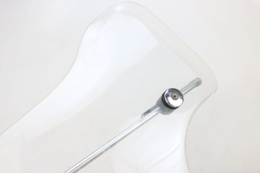 photo de PARE BRISE PIAGGIO VESPA GTS SUPER IE 125 (2009 - 2016) - Détail de la pièce