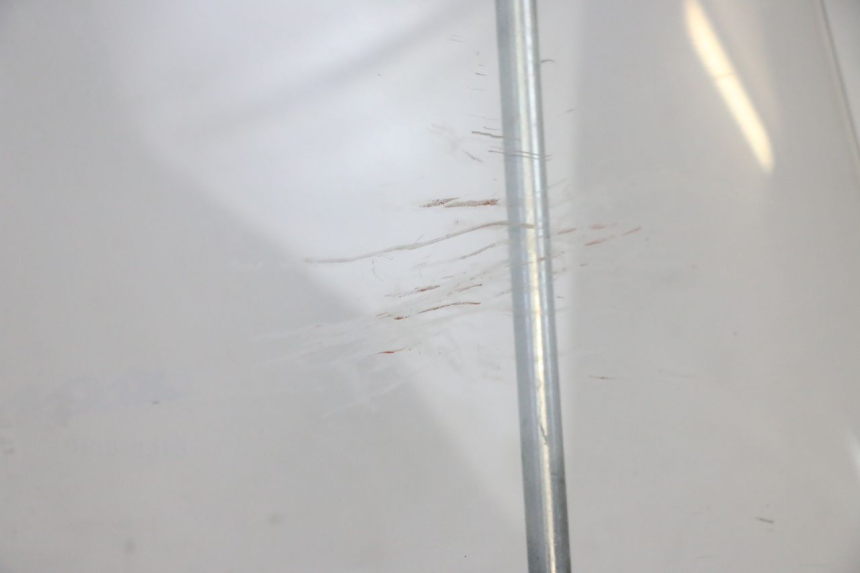 photo de PARE BRISE PIAGGIO VESPA GTS SUPER IE 125 (2009 - 2016) - Inspection visuelle