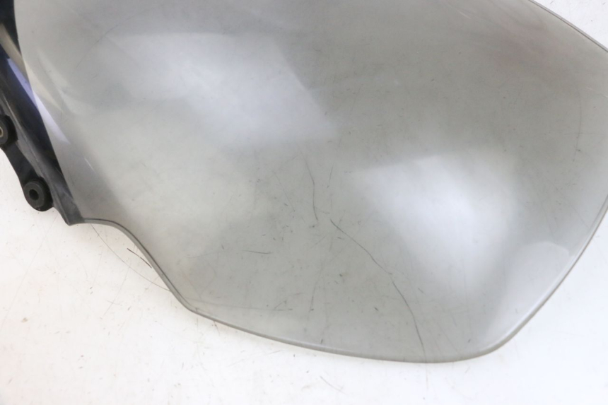 photo de PARE BRISE PIAGGIO X8 125 (2004 - 2007) - Points de fixation