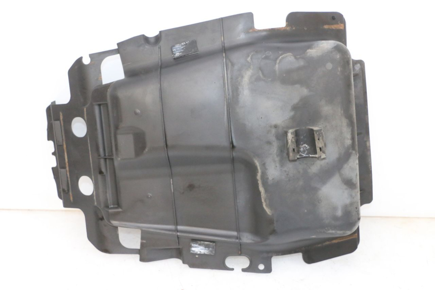 photo de PASSAGE ROUE ARRIERE SUZUKI BURGMAN 650 (2013 - 2020)