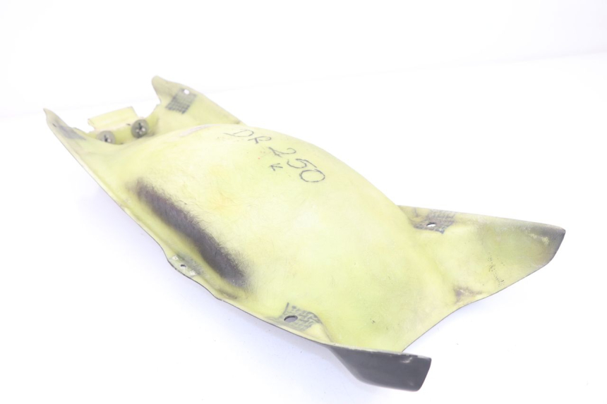 photo de PASSAGE ROUE ARRIERE HONDA CBF 500 (2004 - 2007)