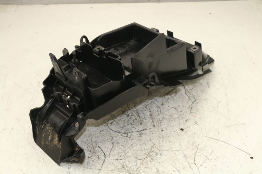 photo de PASSAGE ROUE ARRIERE HONDA CBF 125 (2009 - 2015)