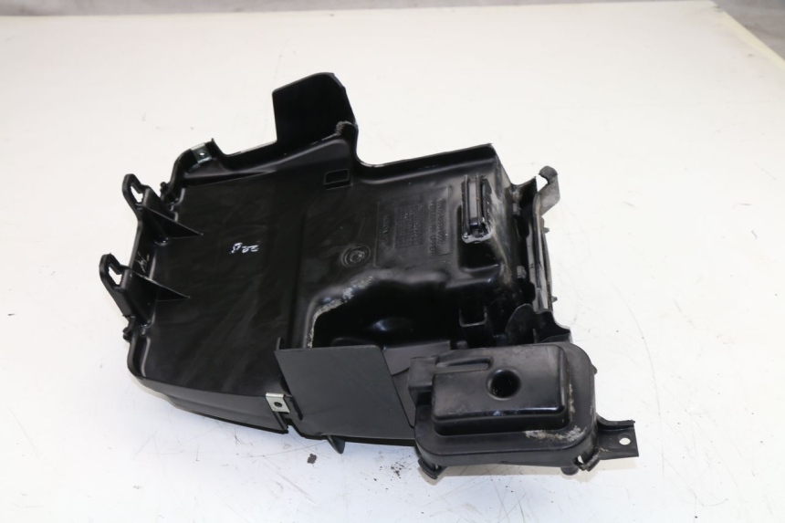 photo de PASSAGE ROUE ARRIERE HONDA SCV LEAD 100 (2003 - 2007)