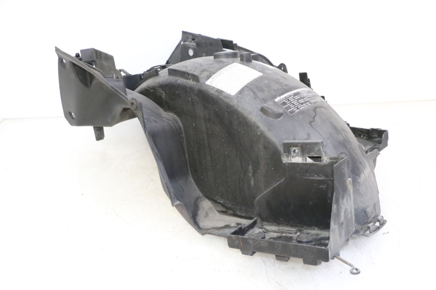 photo de PASSAGE ROUE ARRIERE HONDA ST PAN EUROPEAN 1300 (2002 - 2013)