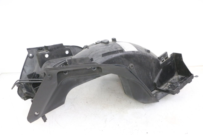 photo de PASSAGE ROUE ARRIERE HONDA ST PAN EUROPEAN 1300 (2002 - 2013)