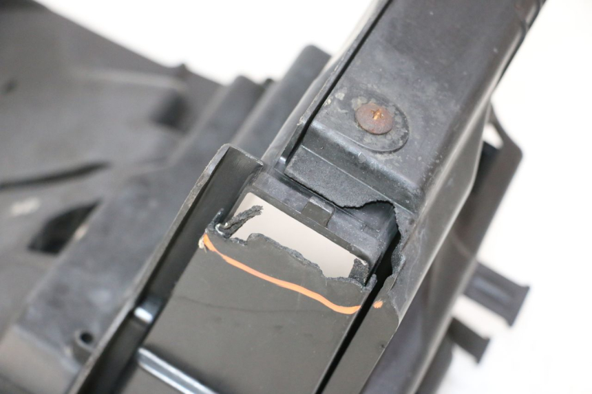 photo de PASSAGE ROUE ARRIERE SUZUKI SV S 650 (2003 - 2009)