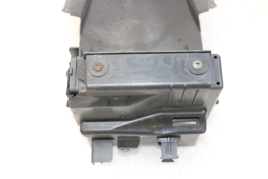 photo de PASSAGE ROUE ARRIERE SUZUKI SV S 650 (2003 - 2009)