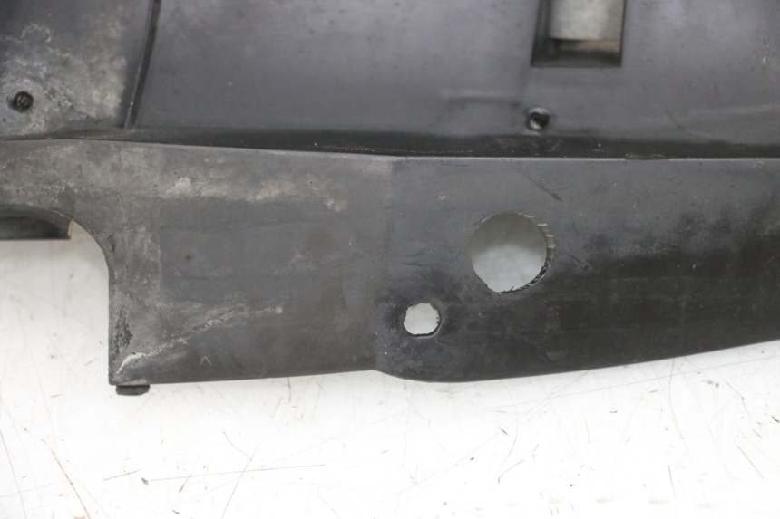 photo de PASSAGE ROUE ARRIERE YAMAHA TDM ABS 900 (2002 - 2014) - Gros plan technique