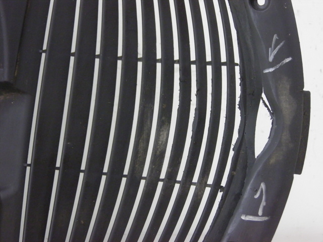 photo de PASSAGE ROUE AVANT YAMAHA XMAX X-MAX 125 (2006 - 2009)