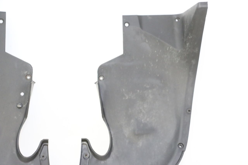 photo de PASSAGE ROUE AVANT PIAGGIO MP3 RL 250 (2007 - 2010)