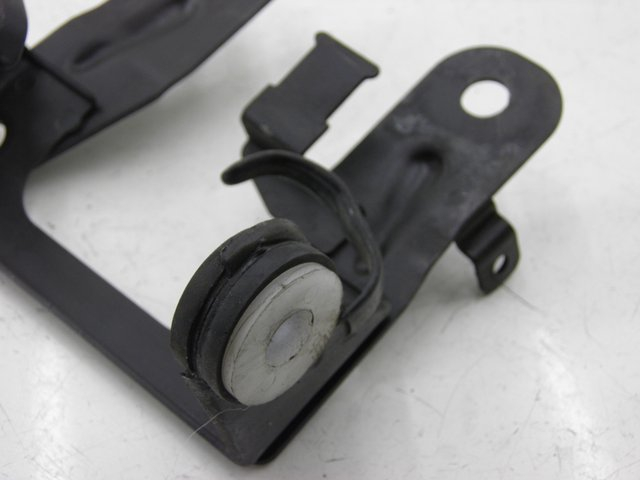 photo de PATTE PHARE YAMAHA SR 125 (1982 - 2003) - Autre angle de vue