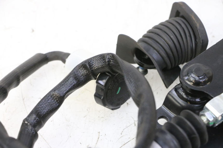 photo de PEDALE DE FREIN  PIAGGIO MP3 HPE 310 (2024 - 2025)