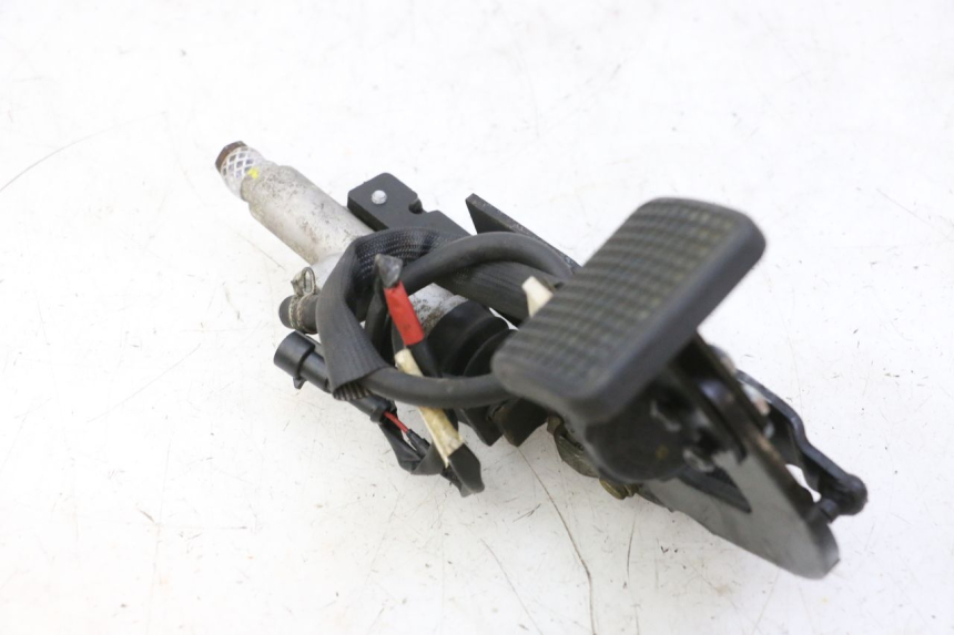 photo de PEDALE DE FREIN PIAGGIO MP3 RL 250 (2007 - 2010)