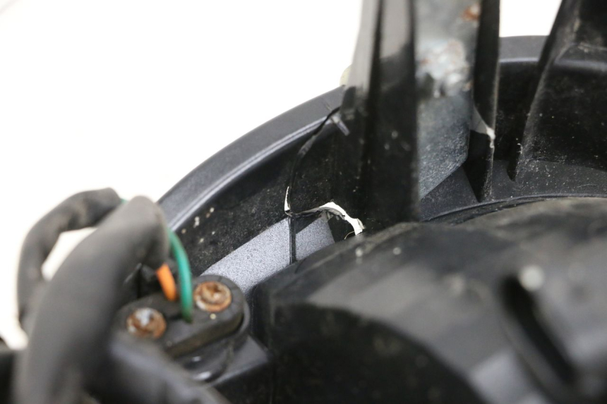 photo de PHARE AVANT MAG POWER BOMBERS 4T 50 (2016 - 2026) - Pièce contrôlée