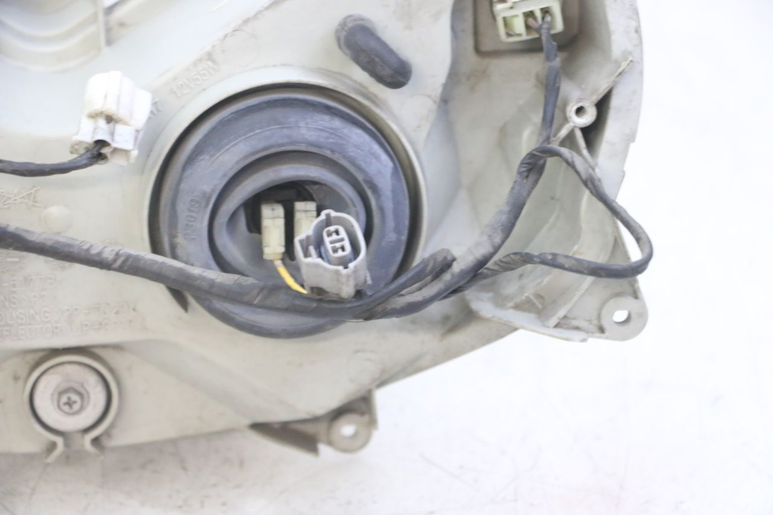 photo de PHARE AVANT SUZUKI BURGMAN 125 (2007 - 2014)