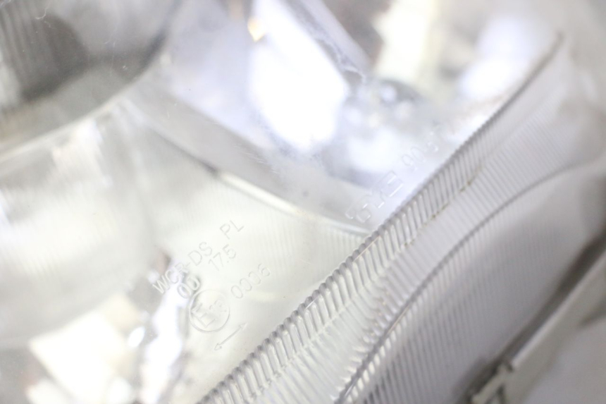 photo de PHARE AVANT SUZUKI BURGMAN 125 (2007 - 2014)