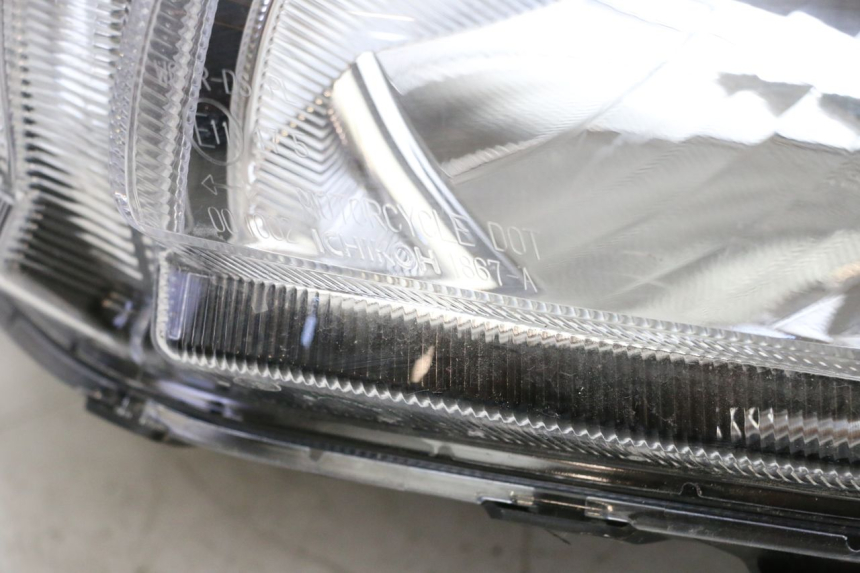 photo de PHARE AVANT SUZUKI BURGMAN 650 (2013 - 2020)