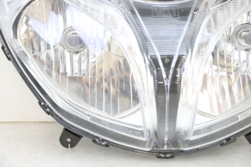 photo de PHARE AVANT SUZUKI BURGMAN 650 (2013 - 2020)