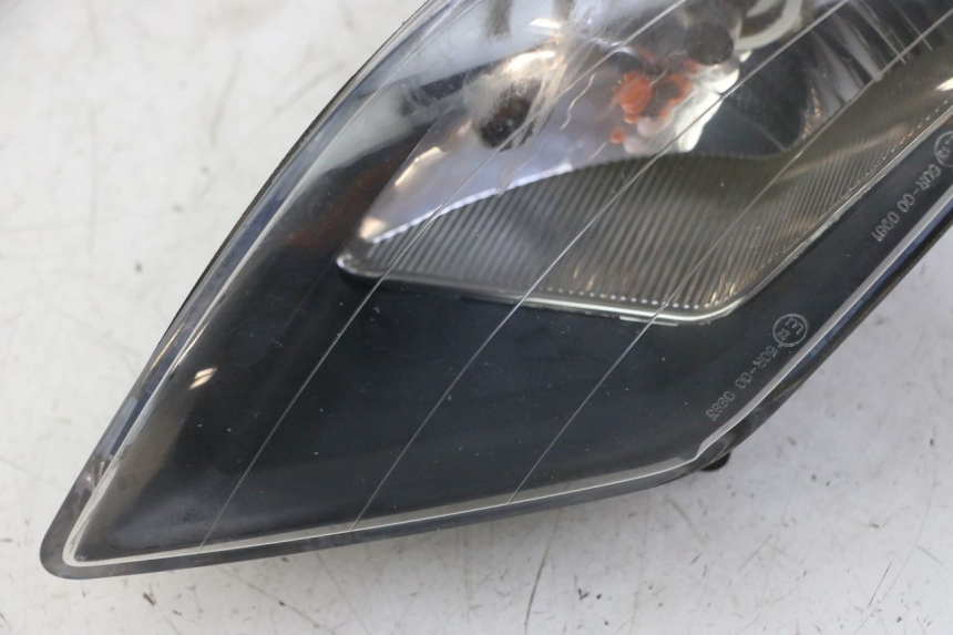 photo de PHARE AVANT DROIT GILERA NEXUS 125 (2009 - 2013)
