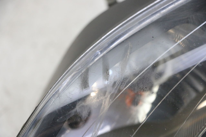 photo de PHARE AVANT DROIT GILERA NEXUS 125 (2009 - 2013)