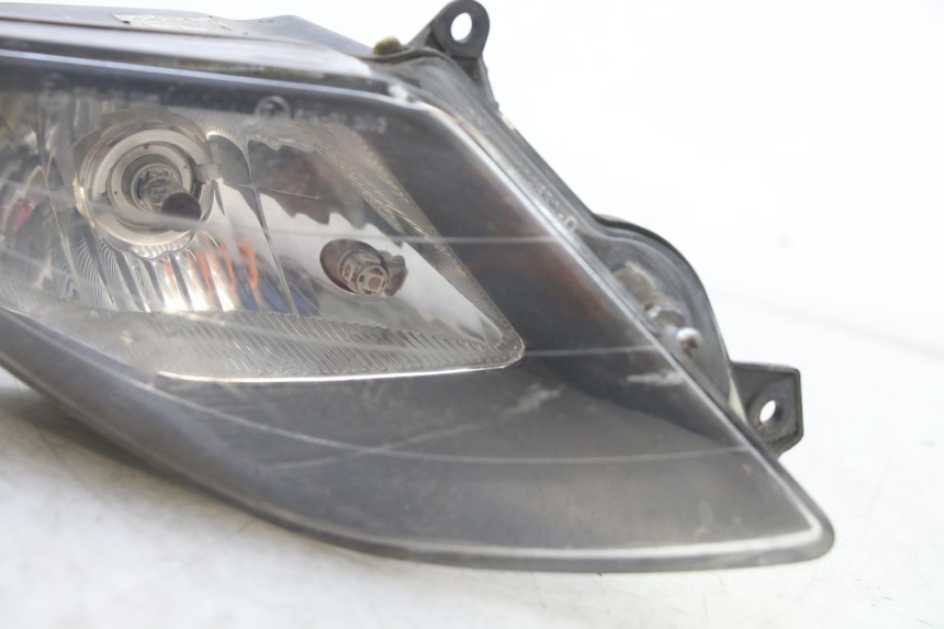 photo de PHARE AVANT DROIT GILERA NEXUS 125 (2009 - 2013)