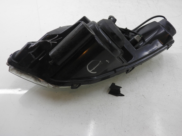 photo de PHARE AVANT DROIT PEUGEOT SATELIS 125 (2006 - 2009)