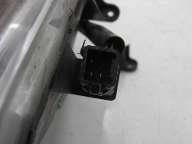 photo de PHARE AVANT DROIT PEUGEOT SATELIS 125 (2006 - 2009)