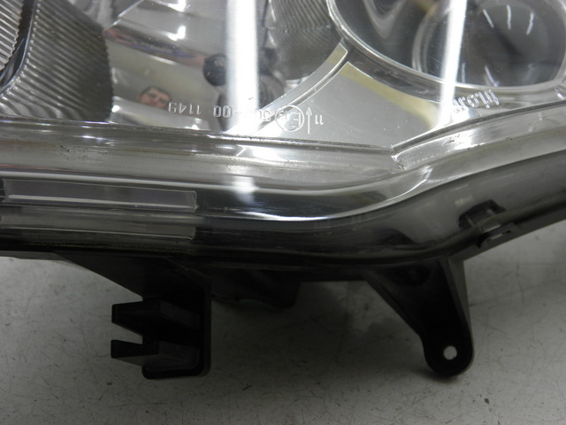 photo de PHARE AVANT DROIT PEUGEOT SATELIS 125 (2010 - 2012)