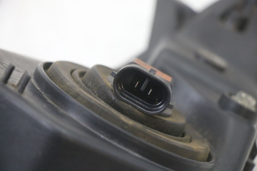 photo de PHARE AVANT DROIT PEUGEOT SPEEDFIGHT 3 LC 2T 50 (2009 - 2015)