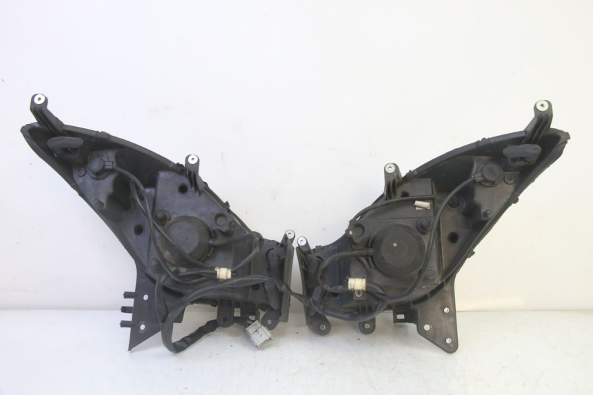 photo de PHARE AVANT HONDA FES S-WING SWING ABS 125 (2007 - 2015)