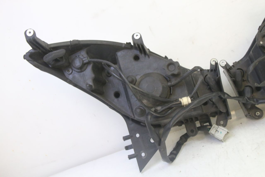 photo de PHARE AVANT HONDA FES S-WING SWING ABS 125 (2007 - 2015)