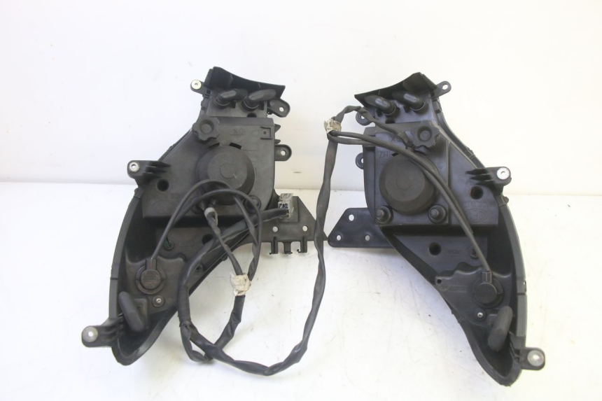 photo de PHARE AVANT HONDA FES S-WING SWING ABS 125 (2007 - 2015)