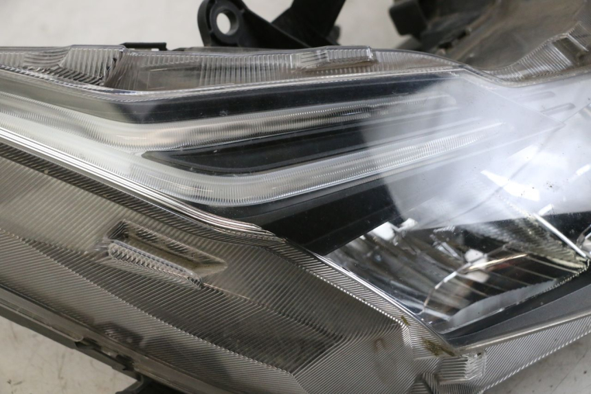 photo de PHARE AVANT HONDA FORZA 125 (2015 - 2016)